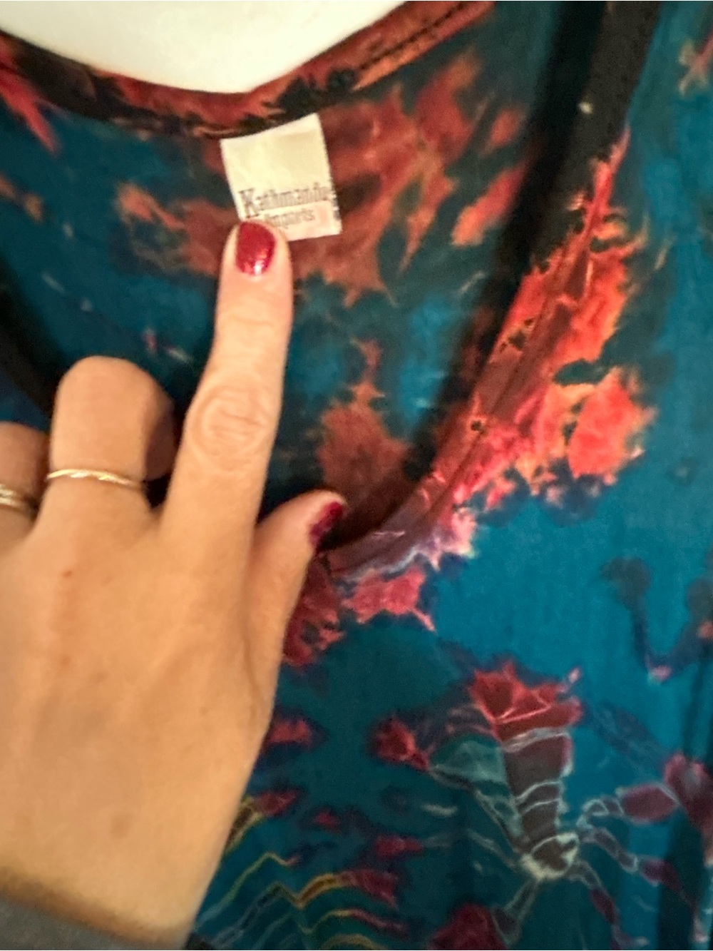 Kathmandu Imports tie-dye Medium stretchy material front pockets - Picture 3 of 10